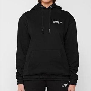 Manière De Voir Essential Hoodie in Black